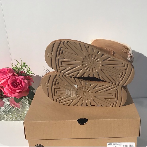 UGG Bailey Bow Abstract Splatter - Picture 7 of 8